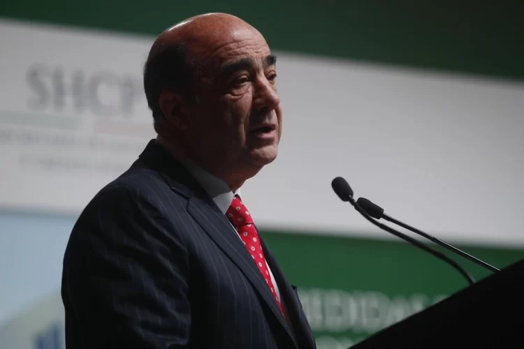 Denuncia la UIF a Murillo Karam de haber incurrido en operaciones financieras ilícitas