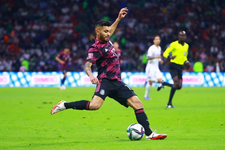 ‘Tecatito’ Corona dice adiós al Mundial de Qatar por lesión