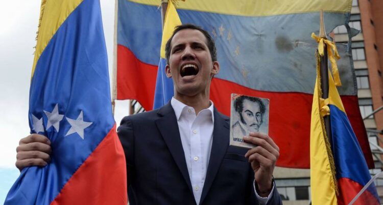 Oposición da la espalda a Juan Guaidó y elimina interinato presidencial en Venezuela