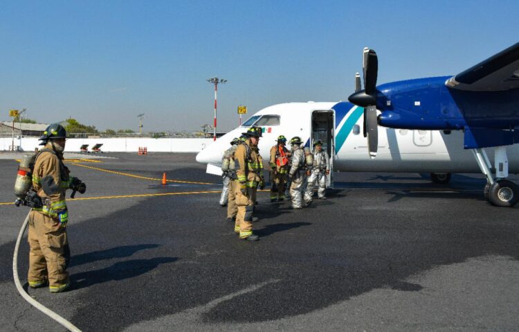 Realizan simulacro de accidente aéreo en el AICM