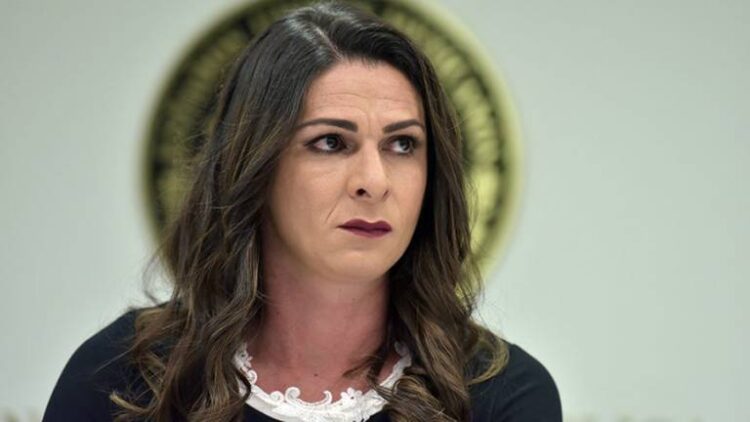 Ana Guevara amenaza a atletas con quitarles apoyos si no hacen lo que les pide
