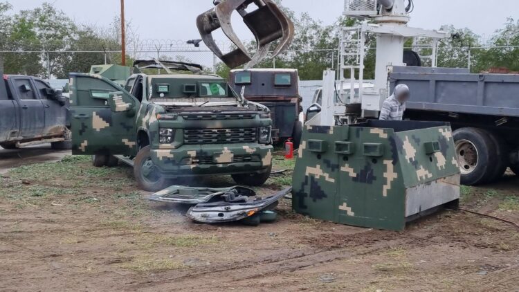 Destruye la FGR en Reynosa 11 ‘monstruos’ blindados asegurados a la delincuencia en Tamaulipas