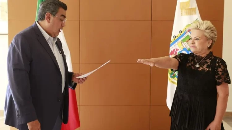 Gobernador designa secretaria de Educación de Puebla a priista sin cédula profesional