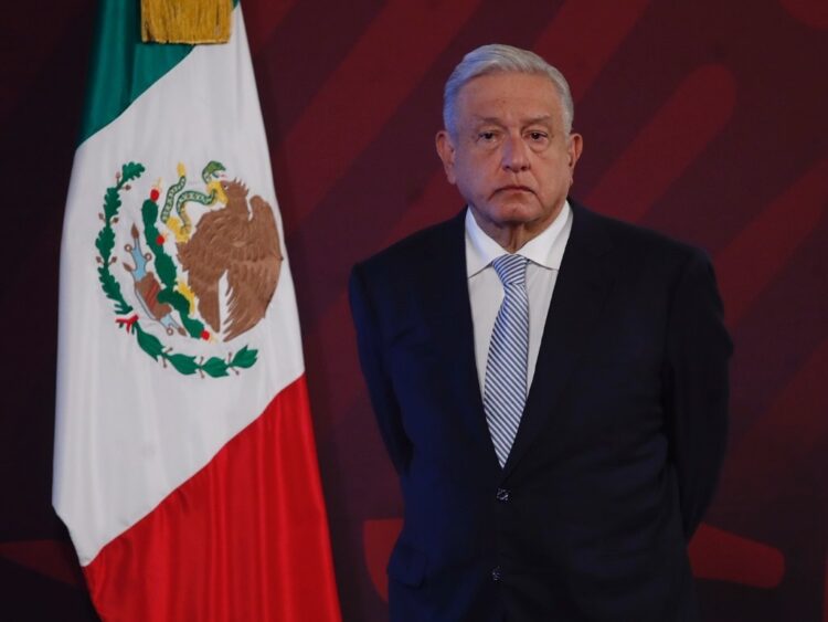 Informa AMLO en sus redes sociales que tiene covid 19; es la tercera vez y suspende gira