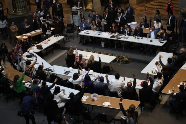 Cierra Senado período ordinario con aprobación de 15 dictámenes prioritarios para AMLO