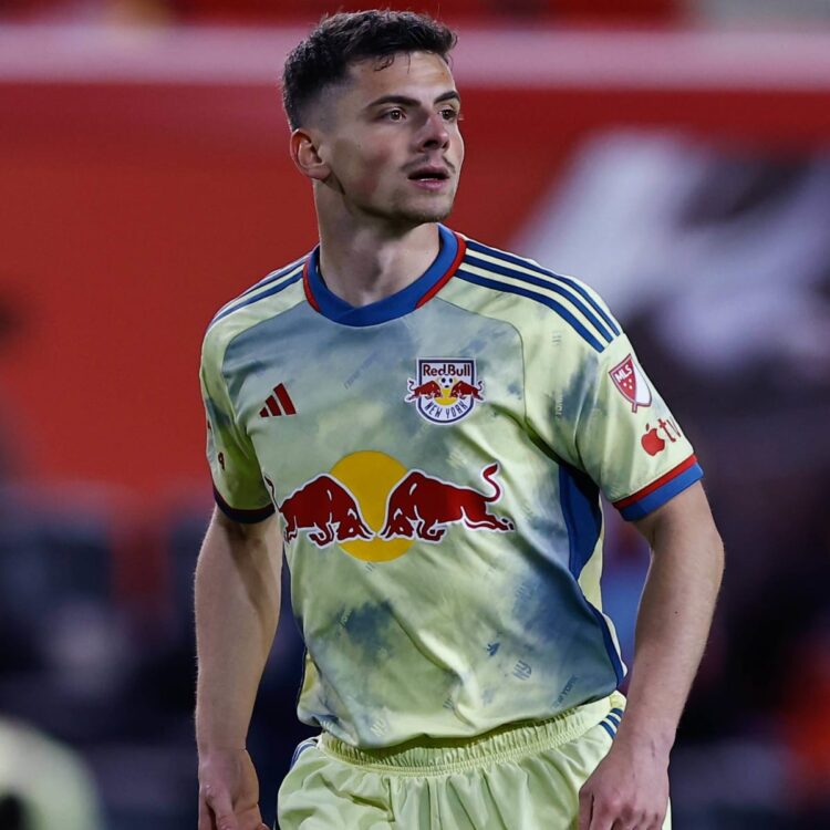 Suspenden a jugador de la MLS por comentarios racistas