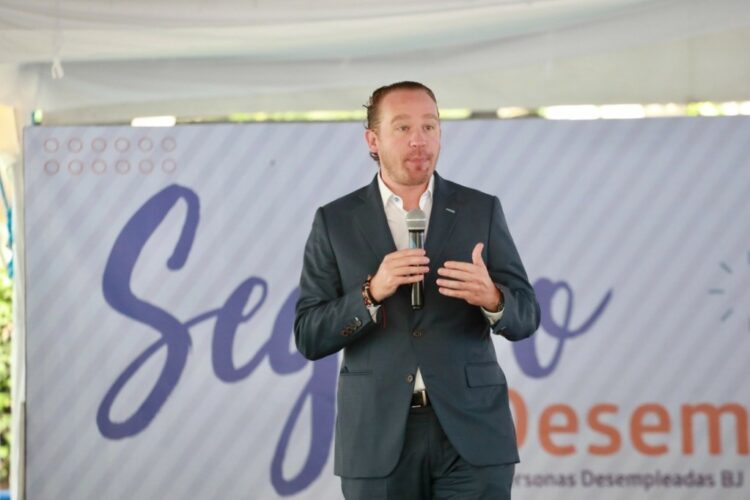 Miembro de cartel inmobiliario del PAN se cura en salud; dice que quieren impedirle sustituir a Seinbaum