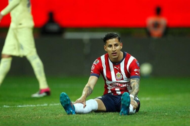 ¡Se pierde la final! Carlos Cisneros de Chivas fuera ocho meses 
