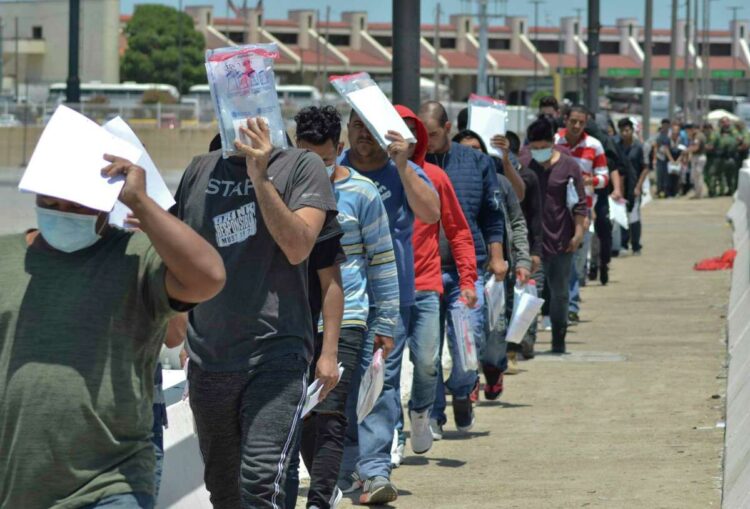 Unos 450 migrantes venezolanos  se desplazan de Matamoros Nuevo Laredo; buscan asilo de EU