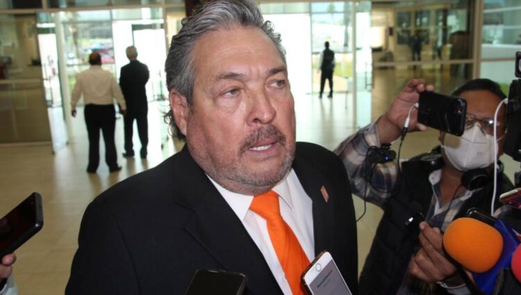 Pide Gustavo Cárdenas que motociclistas lleven matrícula en el casco y chalecos reflejantes