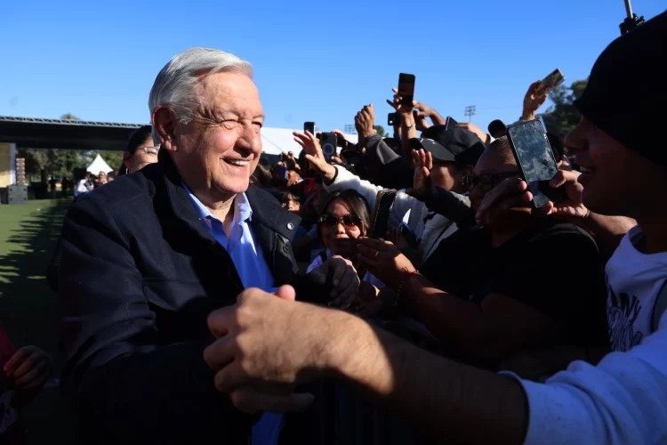Dice López Obrador confiar en el rumbo de México: ‘El conservadurismo va pa’ fuera’