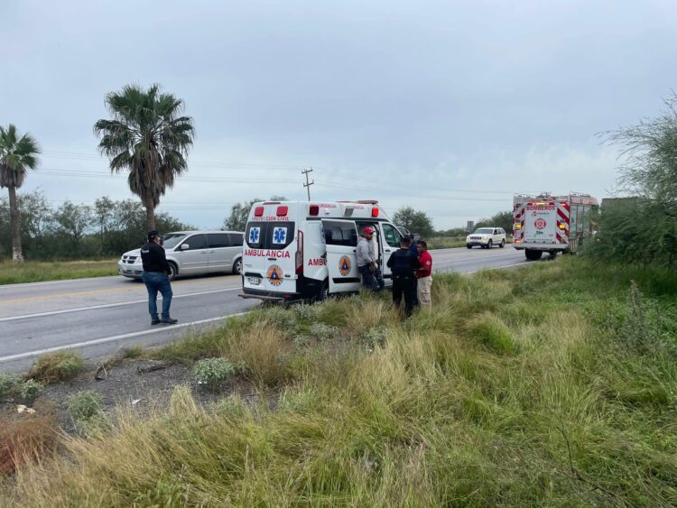 La GE auxilia a viajeros tras volcadura de tractocamión cargado de limón con ruta Veracruz-Reynosa