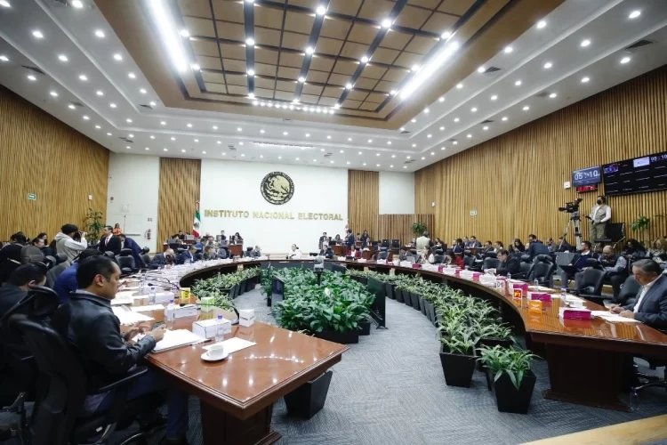 Interpone Morena denuncia formal ante el INE por guerra sucia de ‘xochibots’ contra AMLO