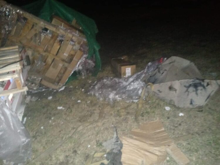 Choque entre 2 vehículos de carga cerca de Victoria  deja un chofer lesionado  esta madrugada