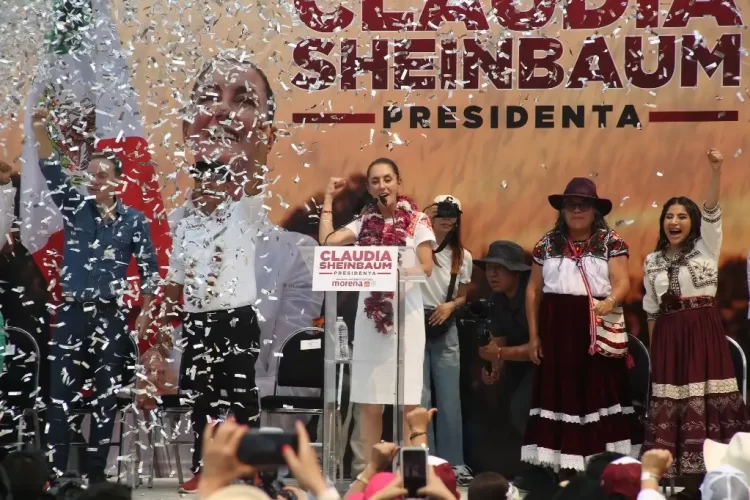 Sheinbaum recomienda a Xóchitl voltear a ver a Calderón y García Luna por lo ocurrido al Tren Maya
