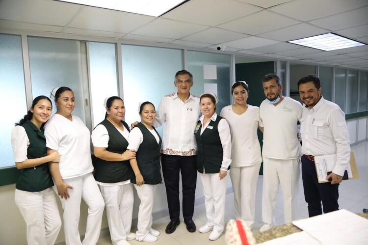 Zoé Robledo y Américo Villarreal supervisan avances en rehabilitación del Hospital del IMSS en Madero