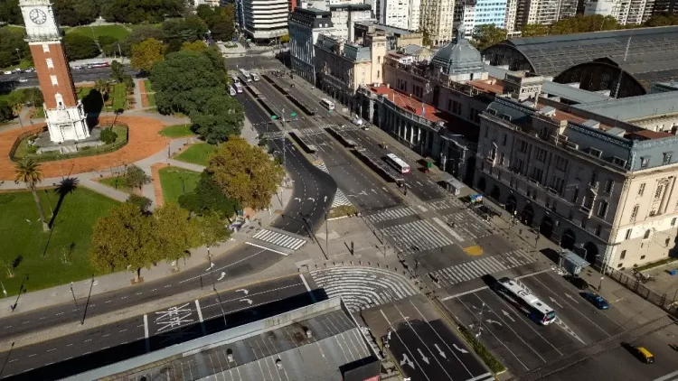 Con el hambre a cuestas, trabajadores de Argentina paralizan al país ante un Milei fuera de control