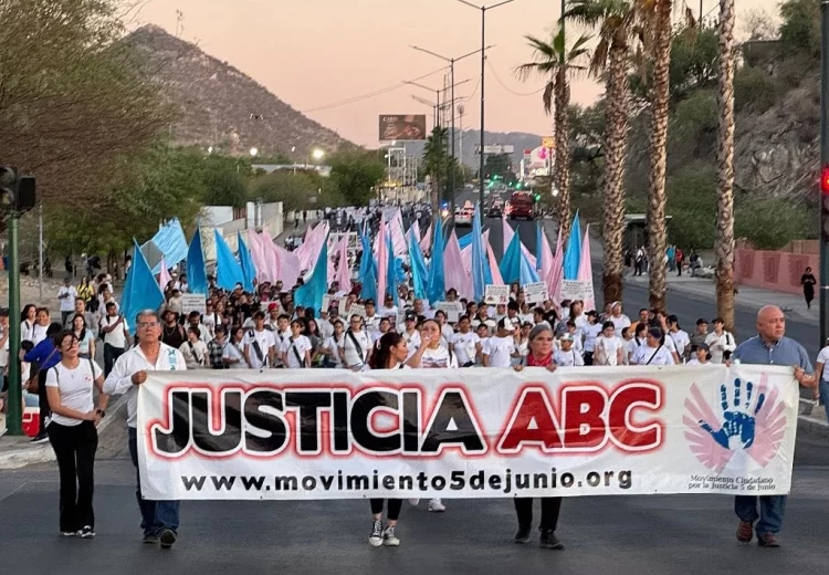 Padres de víctimas del incendio de Guardería ABC acusan a PJF de complicidad en el caso