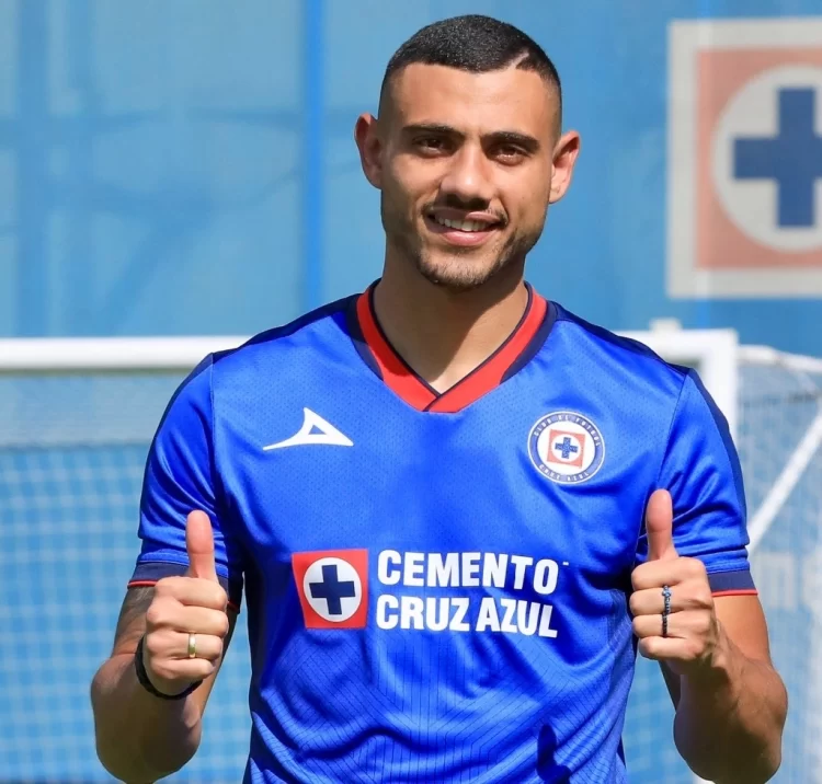 El Cruz Azul presenta al griego Giorgos Giakoumakis como su nuevo goleador