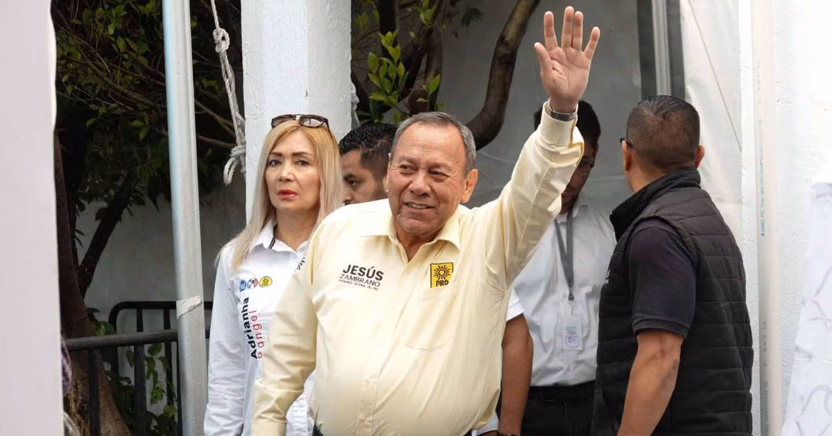 El INE inmoviliza al PRD; está por notificarle la pérdida del registro