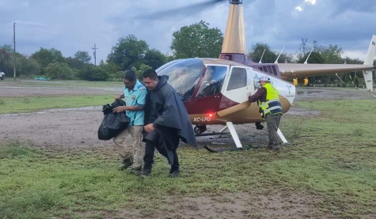 Evacúan en helicóptero a 25 personas de Hidalgo afectadas por creciente del río Purificación