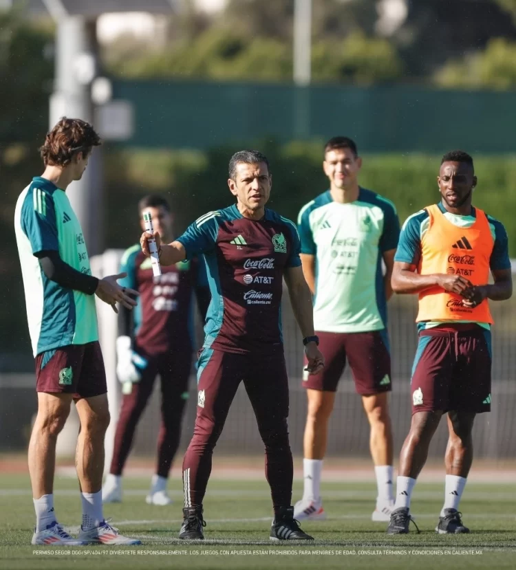 ‘Sabemos que ante Ecuador este domingo nos jugamos la vida’: Jimmy Lozano