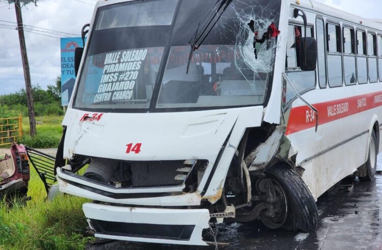 Choque múltiple deja cinco personas lesionadas en carretera Reynosa-San Fernando