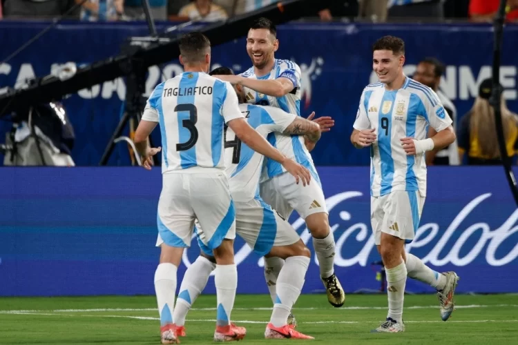 Canadá, y no México ni EU, da la cara por la Concacaf vendiendo cara su derrota ante Argentina
