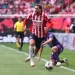 Chivas doblega 3-0 a Mazatlán en su segundo triunfo consecutivo de Liga MX
