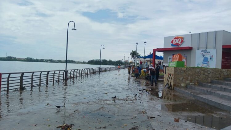 Se desborda Laguna del Carpintero en Tampico: GE en alerta porque se prevén más inundaciones