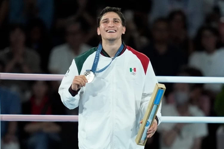 Marco Verde gana medalla de plata para México en final de boxeo de JO de París
