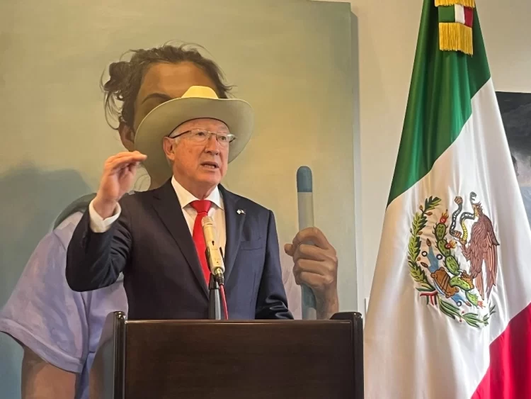 Dice embajador que hijo del ‘Chapo’ se entregó y Zambada fue llevado a EU ‘contra su voluntad’