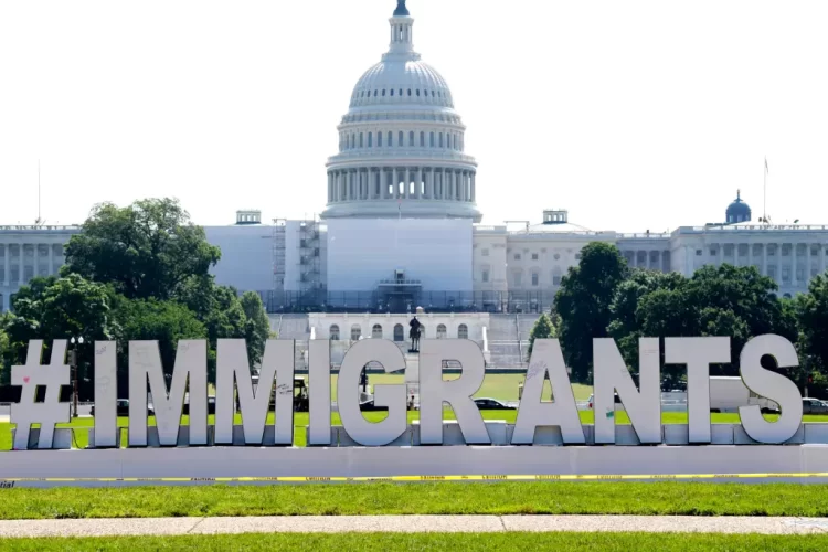 Gobiernos republicanos buscan bloquear acceso a ‘Obamacare’ para ‘soñadores’
