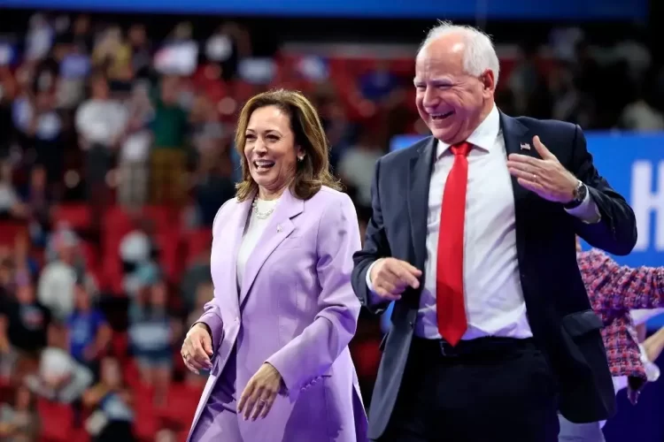 Kamala Harris y Tim Walz ‘prenden’ a demócratas y hacen tambalear a Donald Trump
