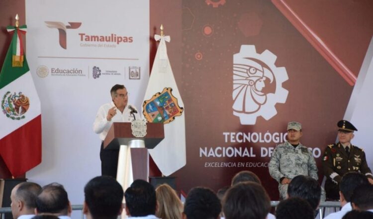 Cumple Américo Villarreal al Tec de Victoria; da banderazo de inicio a construcción de nuevo gimnasio
