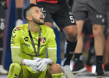 Camilo Vargas suma un nuevo logro fuera de la cancha: se convierte en periodista