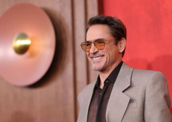 Destroza crítica a Robert Downey Jr. en su debut en Broadway