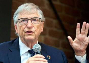 Dona Bill Gates 50 mdd a campaña de Harris