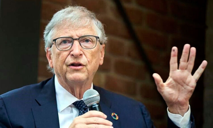 Dona Bill Gates 50 mdd a campaña de Harris