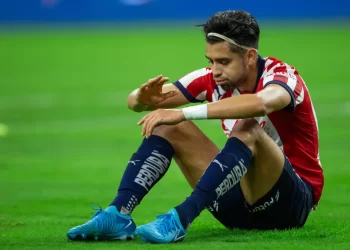 Chivas cae ante América en amistoso clásico nacional