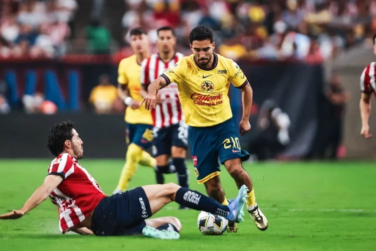 El América aprovecha crisis de Chivas producida por Gago y le gana 2-0 en Houston