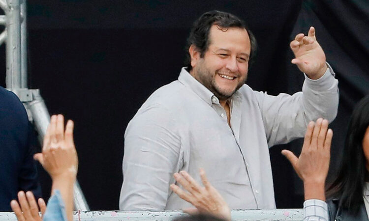 Hijo mayor de AMLO considera entrar en la política