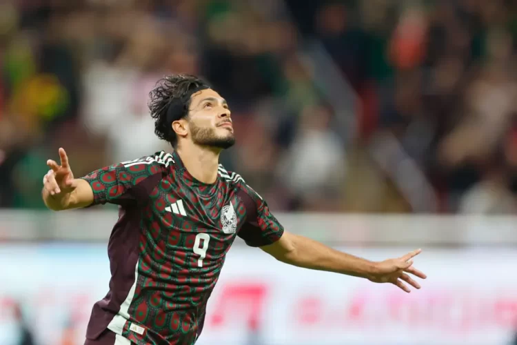 Raúl Jiménez acecha récord goleador de Chicharito en Premier League