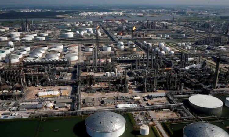 Tres trabajadores demandan a Pemex por lesiones en la refinería Deer Park