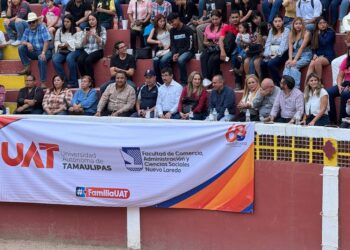 Celebra la UAT 68 aniversario de la Facultad de Comercio Nuevo Laredo