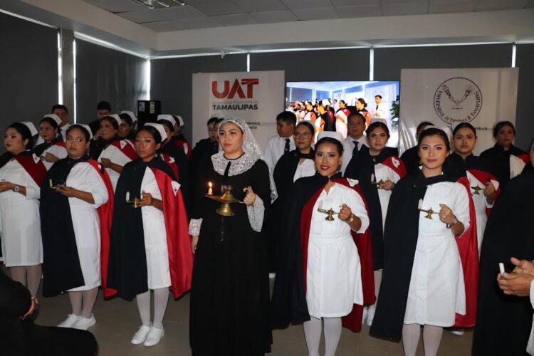 Celebra UAT en El Mante graduación de egresados de licenciatura y maestría