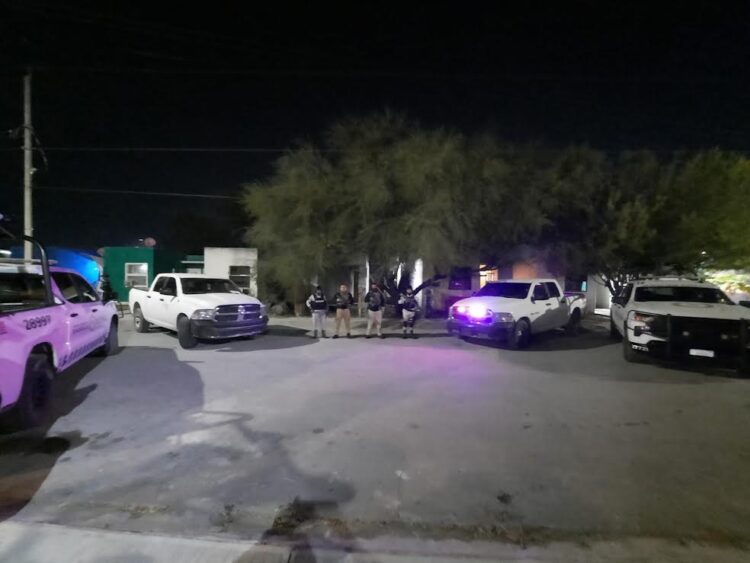 Agentes de la FGJET y Guardia Nacional catean casa en Reynosa en busca de narcóticos y armas prohibidas