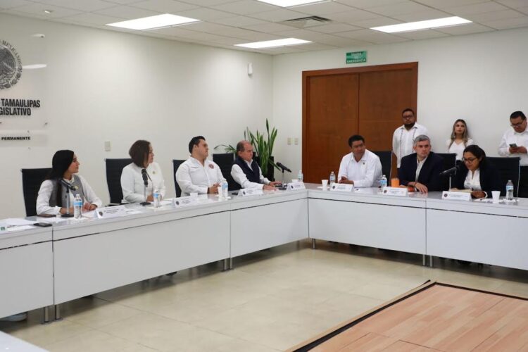 Diputada de Morena propone uniforme neutro en escuelas de Tamaulipas; alumnas podrían usar pantalón
