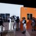 Reynosa: Soldados, GN y policías de FGJET catean y aseguran inmueble con enseres propios de delincuentes