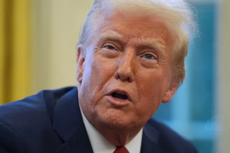 Confirma Trump aranceles de 25% a México y Canadá y amaga hacer lo mismo con el petróleo